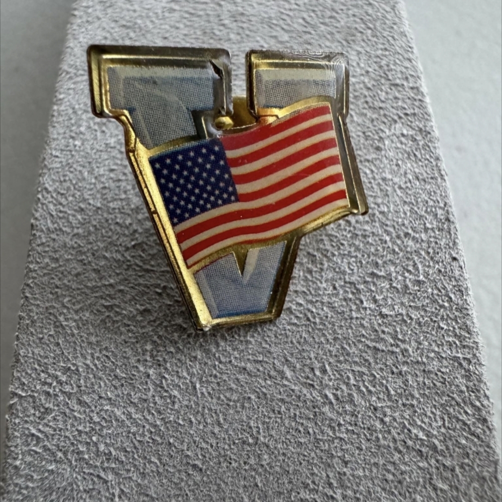 Gold V Pin with American Flag